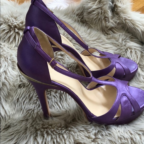 Versace lavender/purple and gold t-strap sandals - Picture 4 of 8